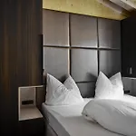 Alm-lodges Montafon By Pferd Auf Wolke *
